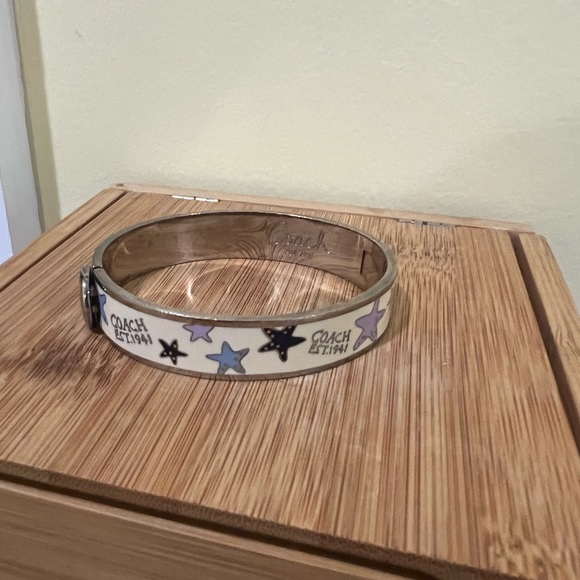 Coach hinged bangle - Picture 3 of 5